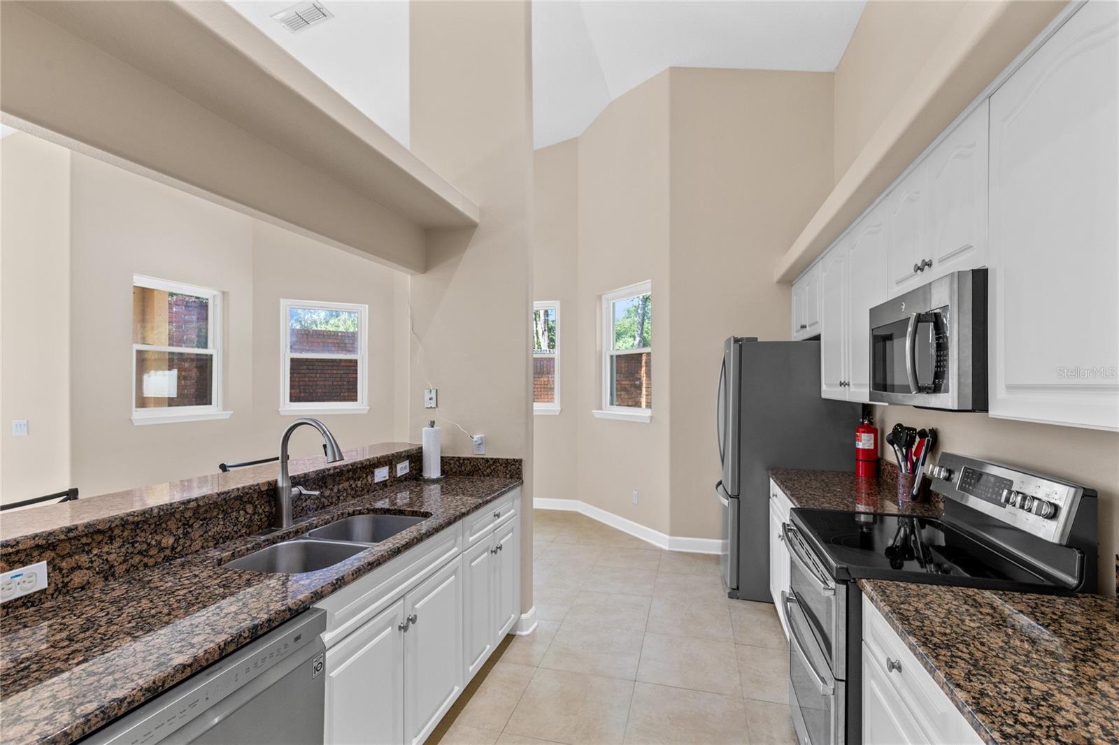 COUNTRY CREEK ESTATES - Residential