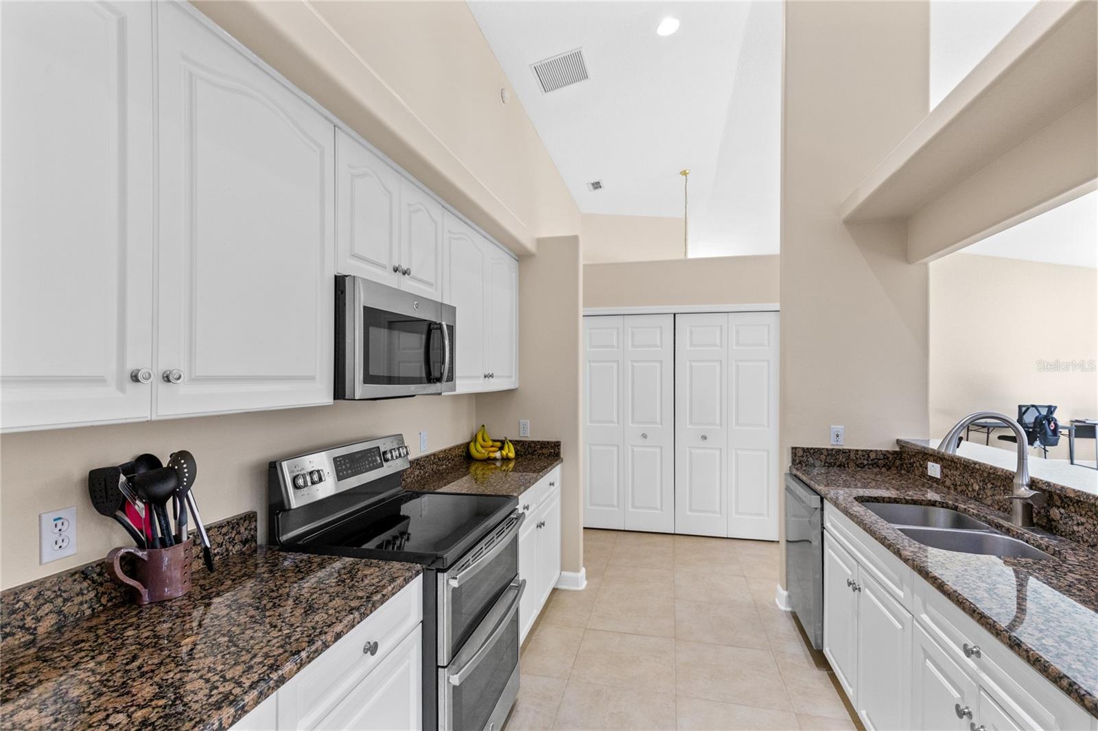 COUNTRY CREEK ESTATES - Residential