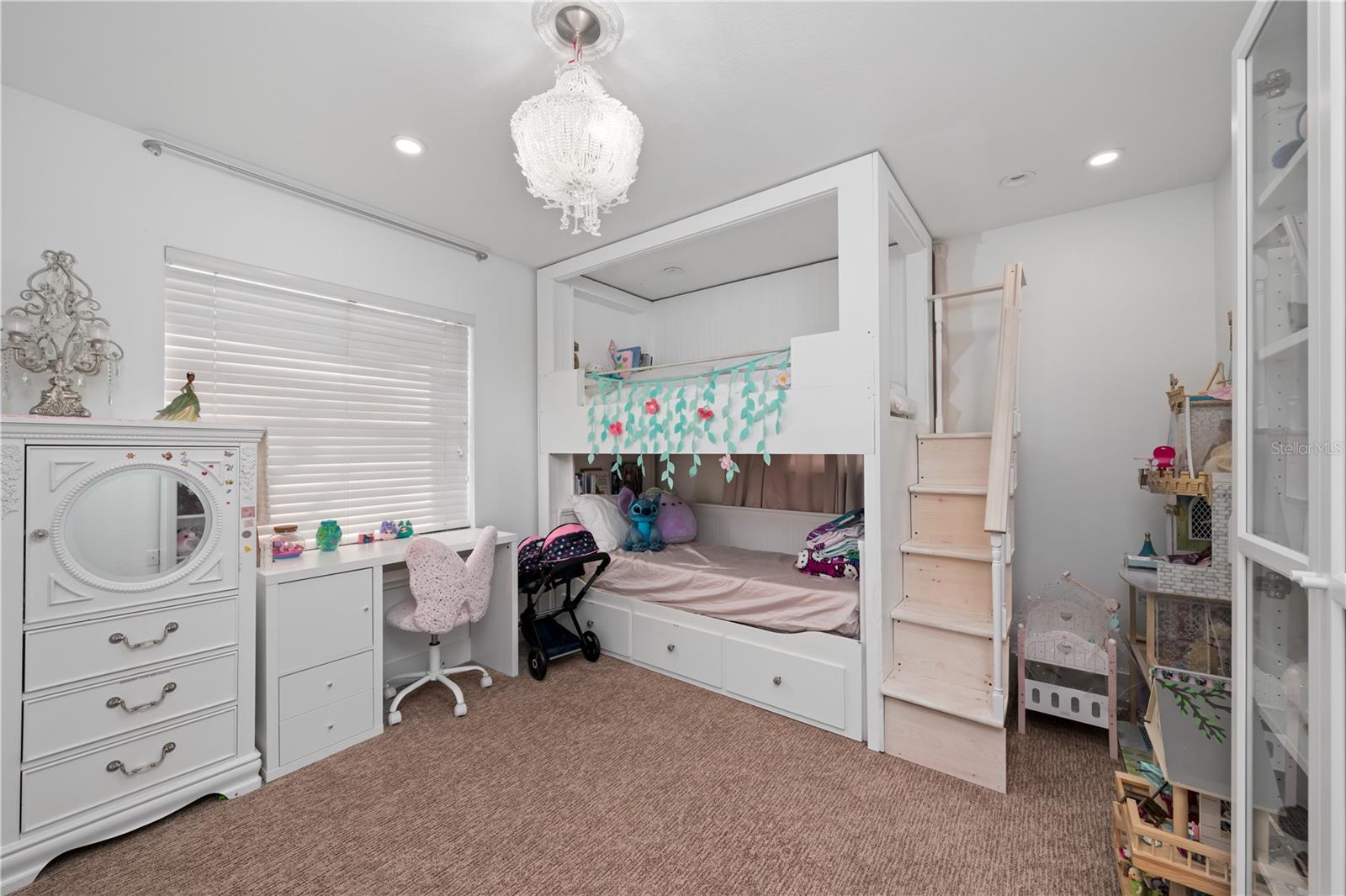 LAKE AVALON GROVES REP - Residential
