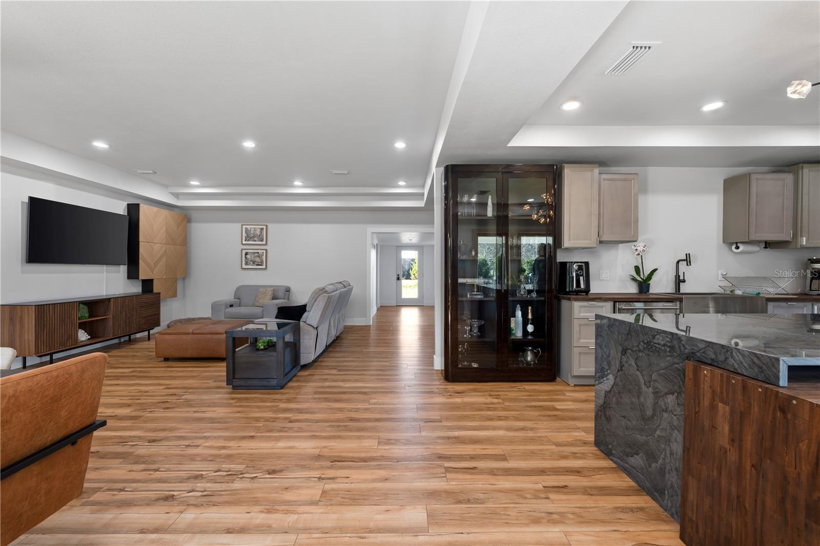 LAKE AVALON GROVES REP - Residential