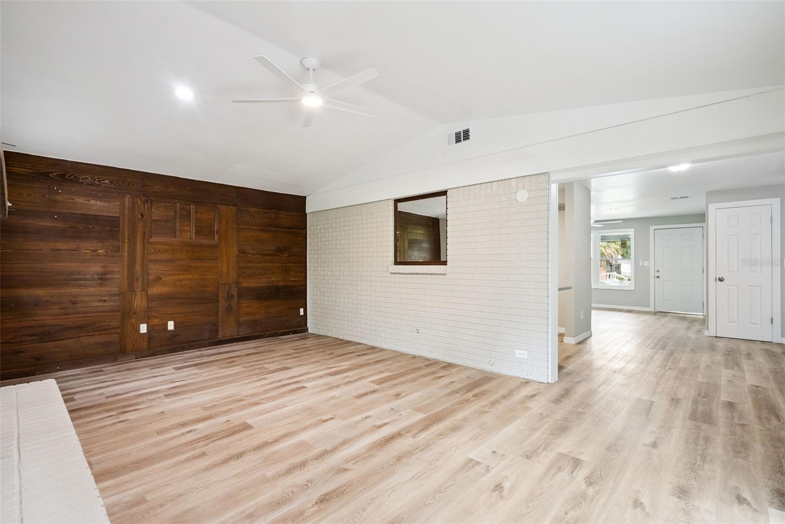 ORANGE CITY HILLS UNIT 04 - Residential