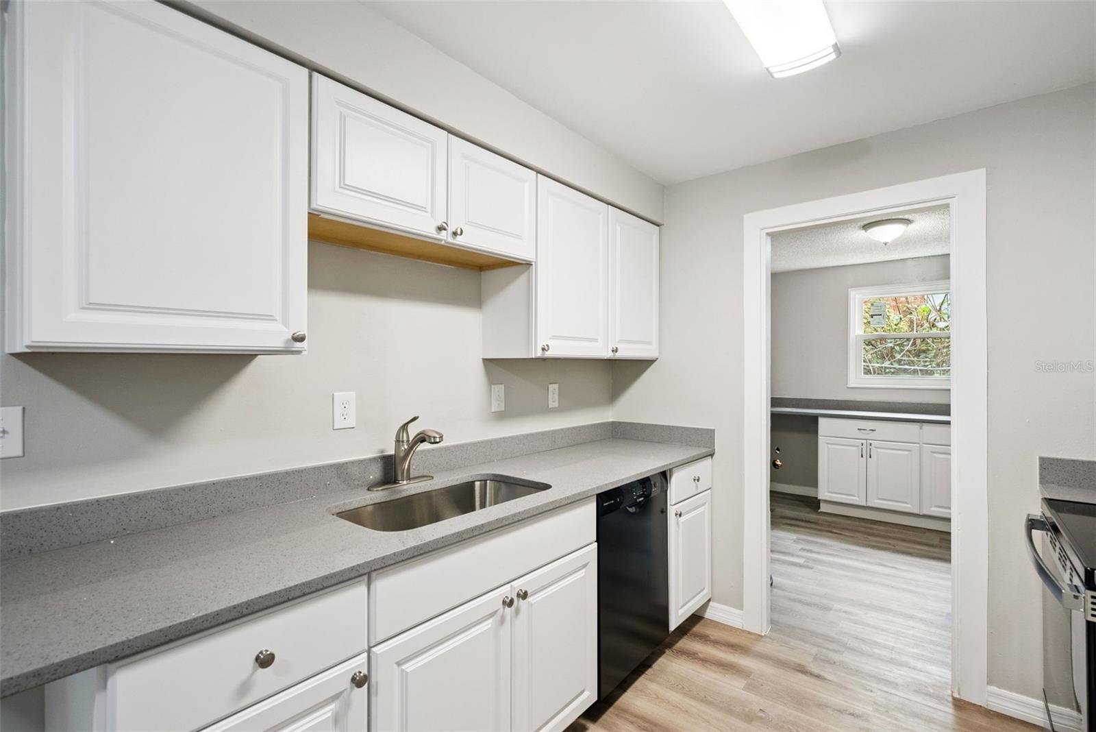ORANGE CITY HILLS UNIT 04 - Residential