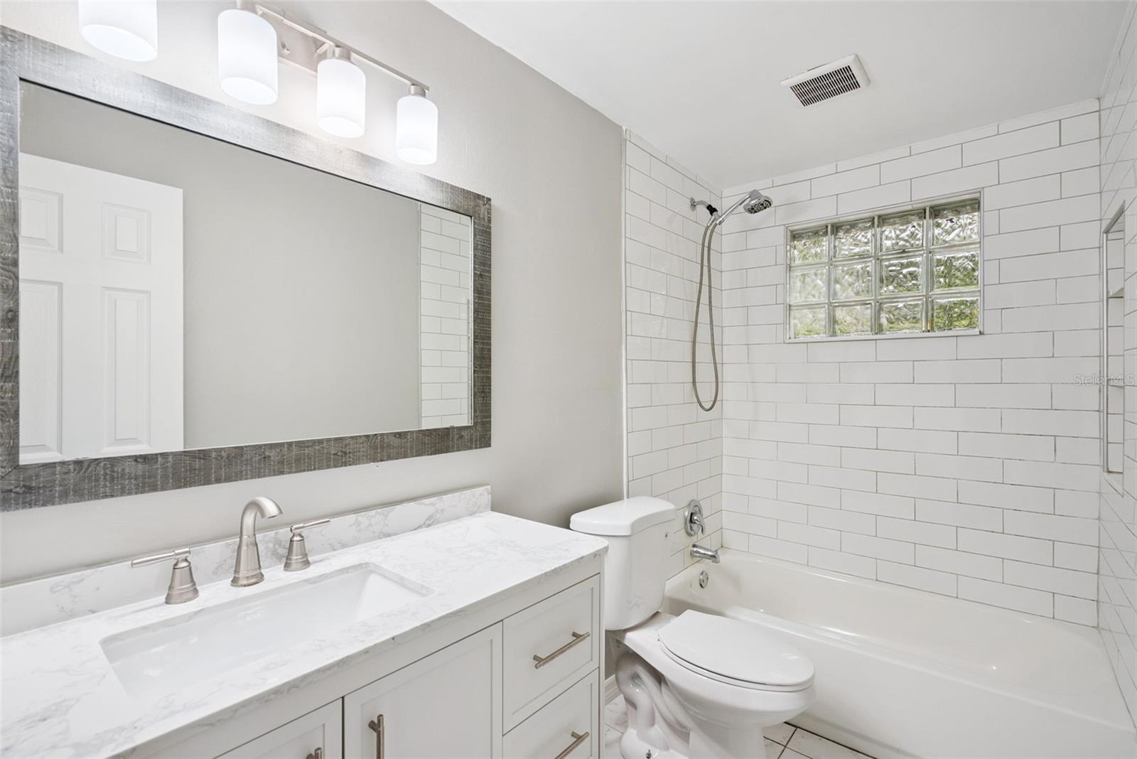 ORANGE CITY HILLS UNIT 04 - Residential