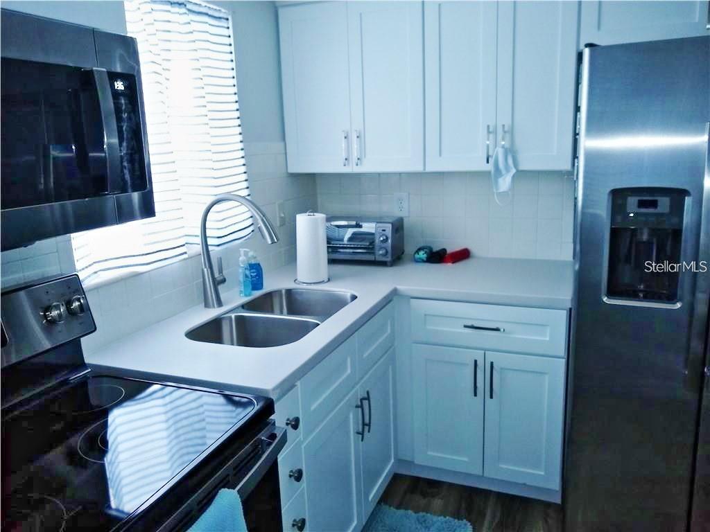 THE FOURTH BAYSHORE - Residential Lease