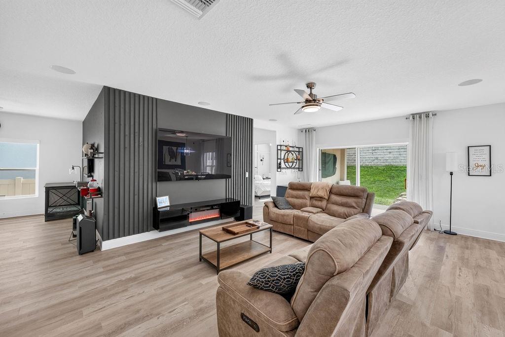 ARDMORE RESERVE PH VI - Residential