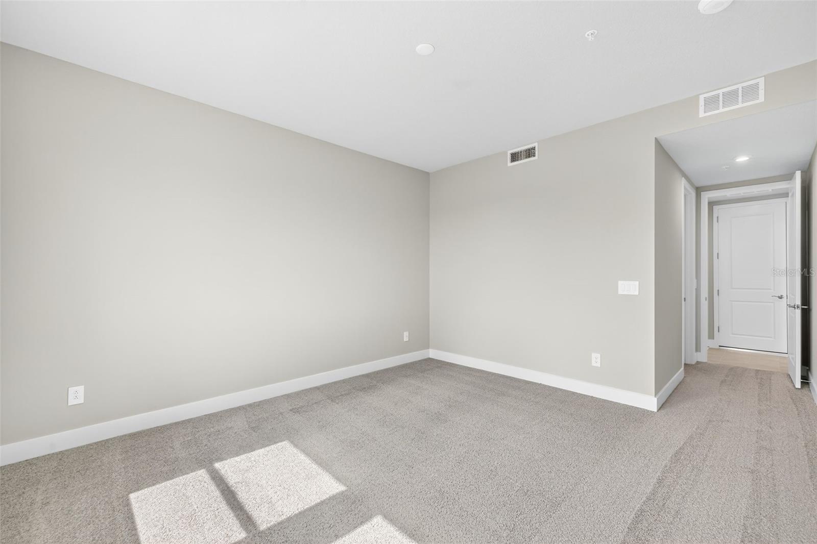 LAKESPUR AT WELLEN PARK - Residential