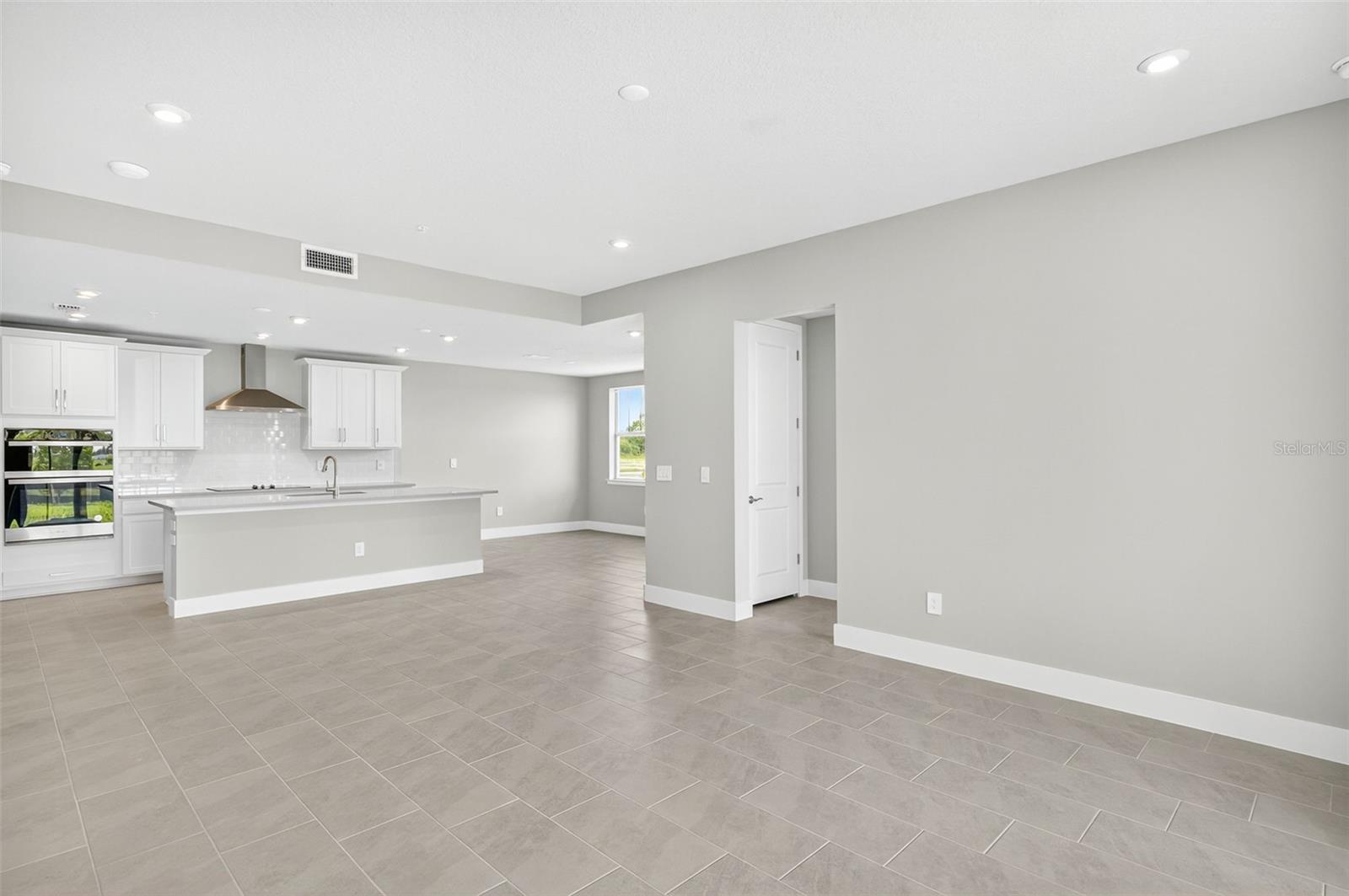 LAKESPUR AT WELLEN PARK - Residential
