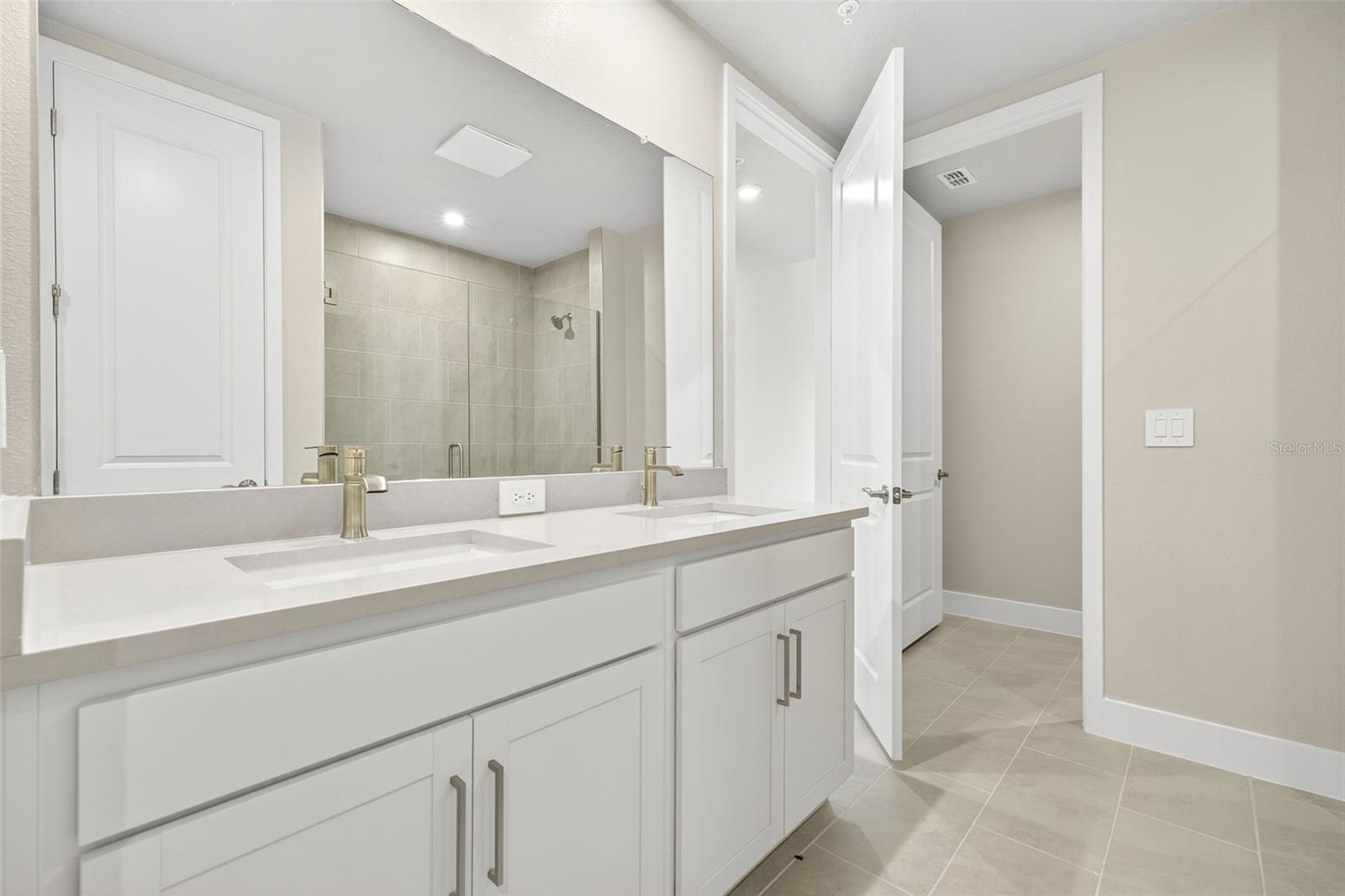 LAKESPUR AT WELLEN PARK - Residential