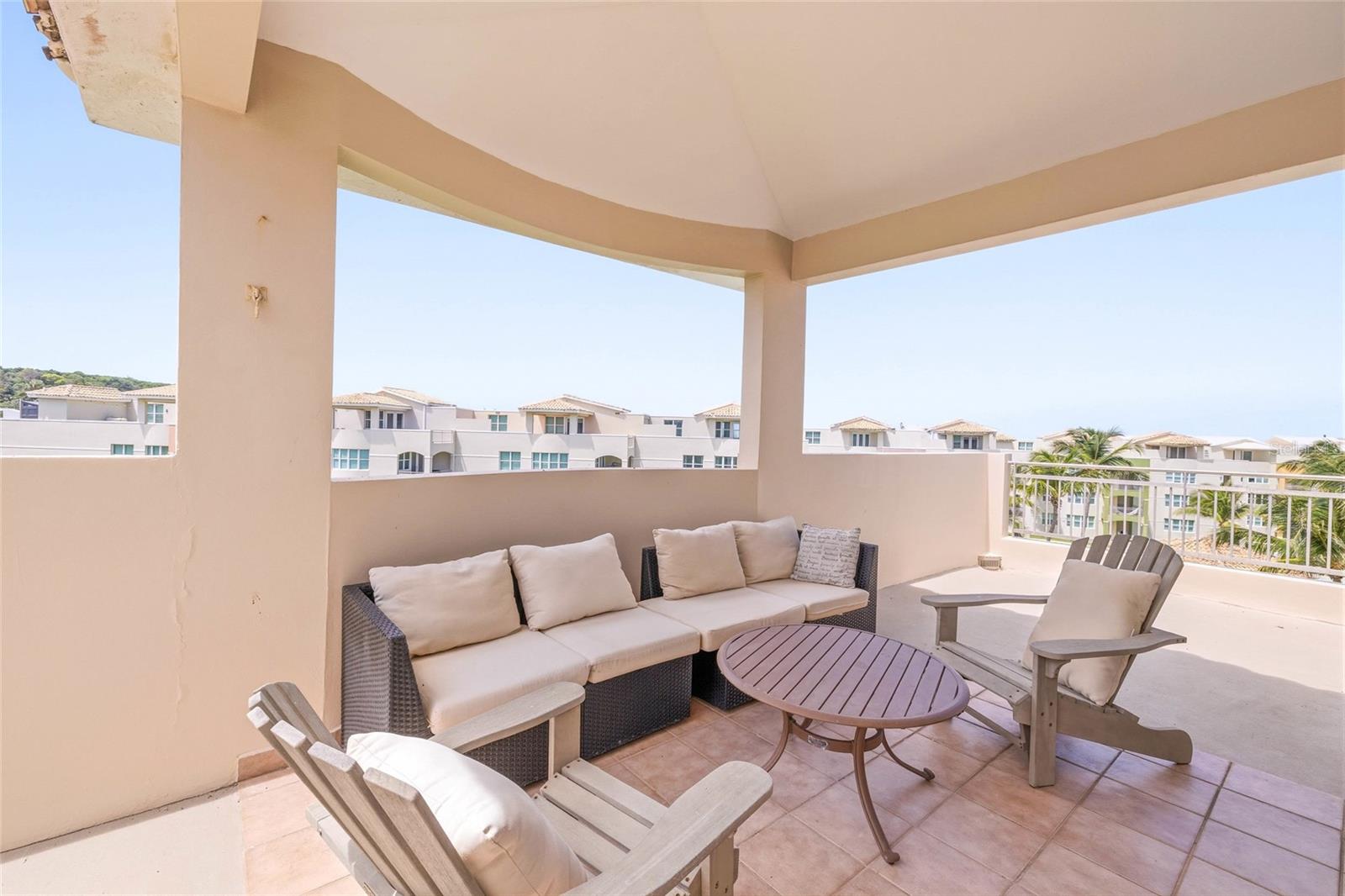 HAUDIMAR BEACH APARTMENTS - Residential