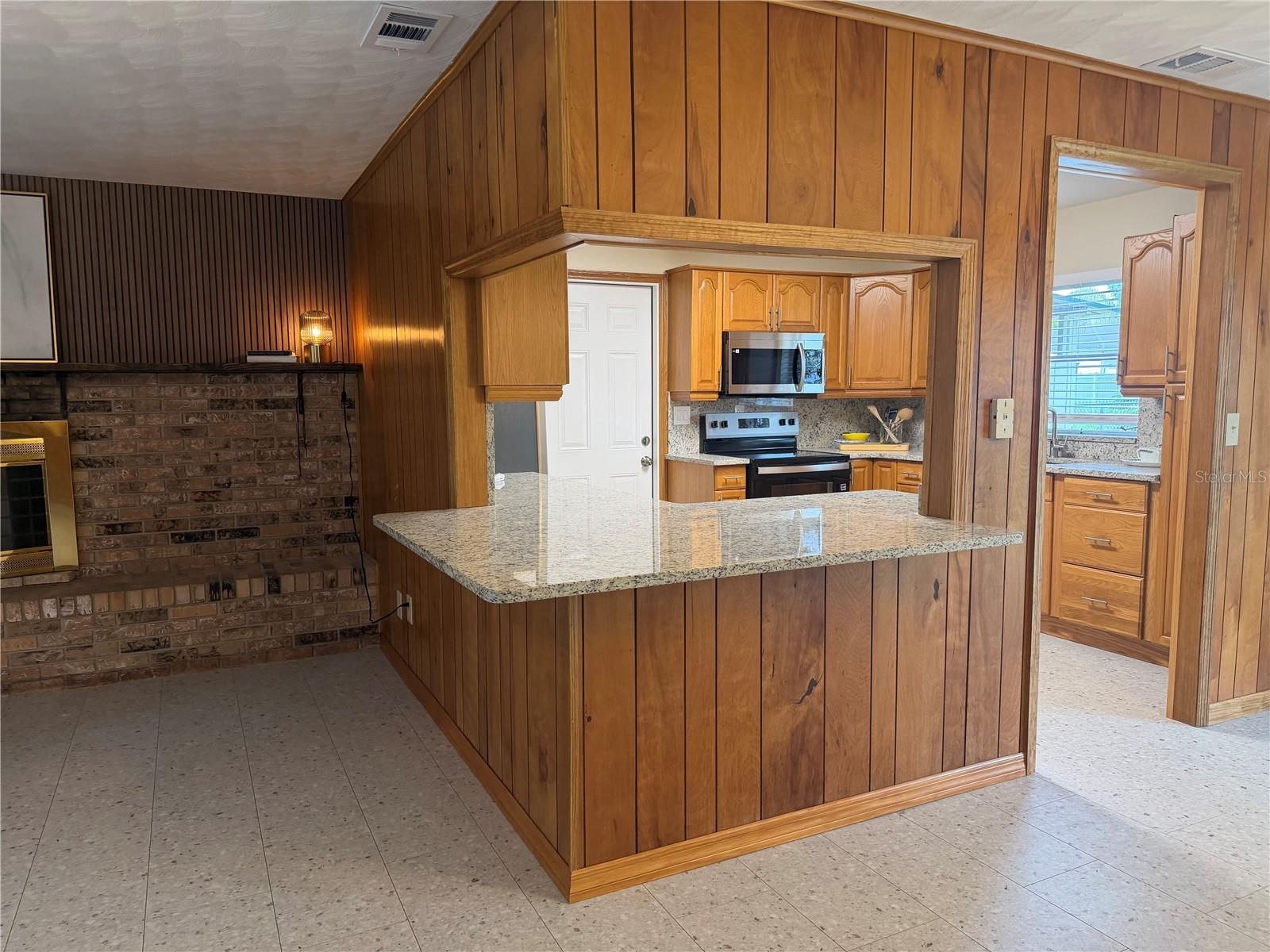 LAKE WEIR SHORES - Residential