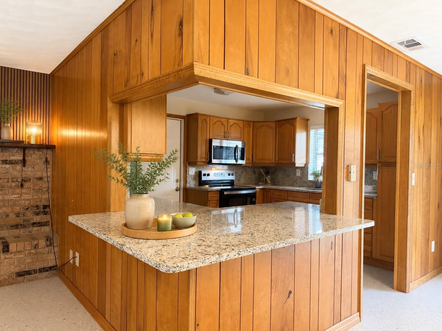 LAKE WEIR SHORES - Residential