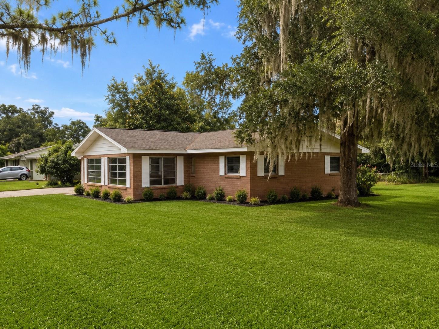 LAKE WEIR SHORES - Residential
