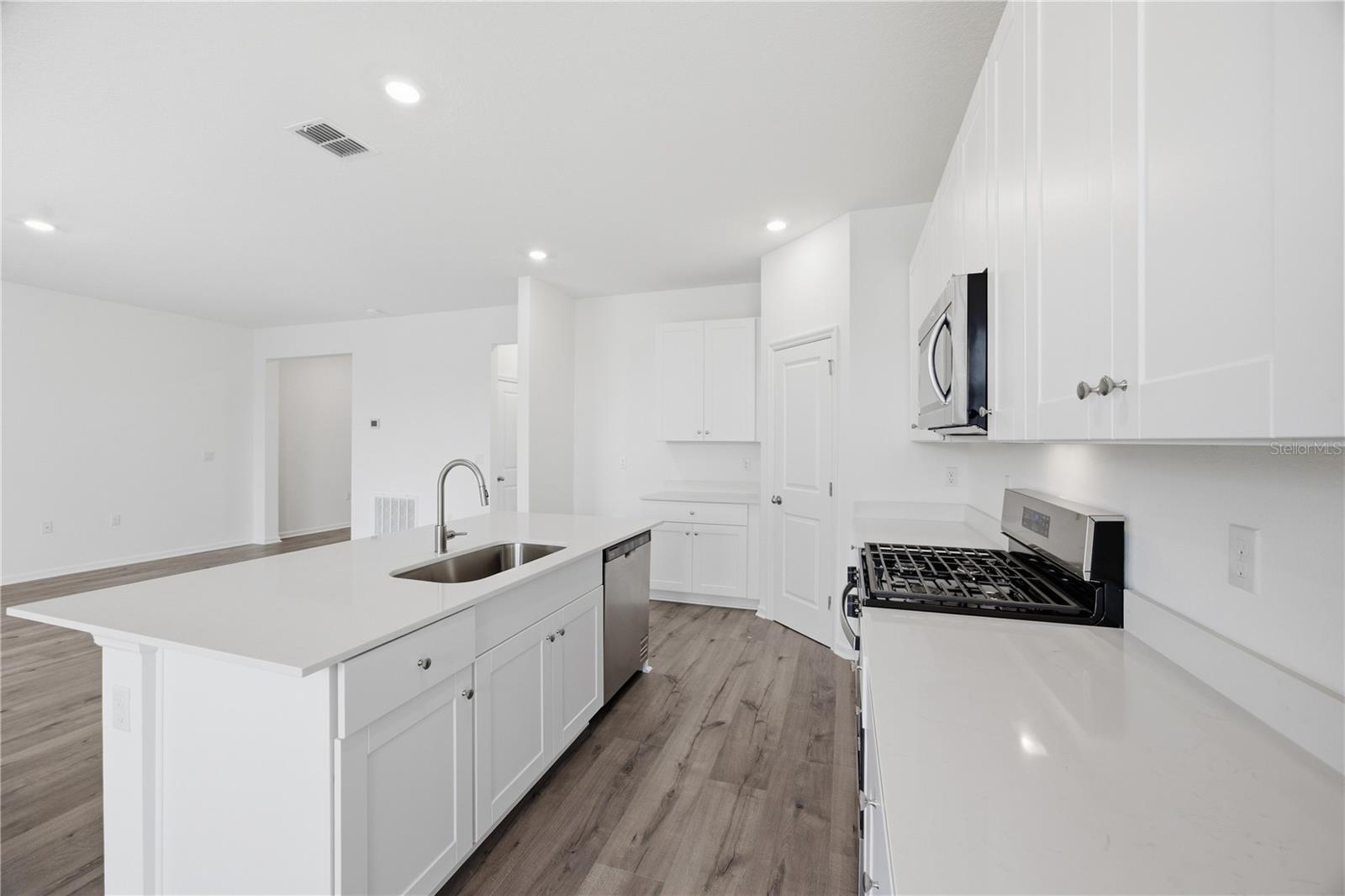 HERITAGE- THE COTTAGES OF SANDERS GROVE - Residential
