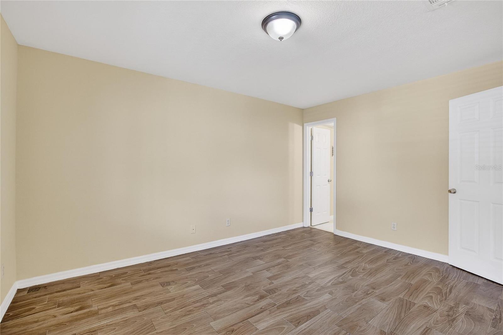 THE HAMPTONS AT BRANDON A CONDO - Residential