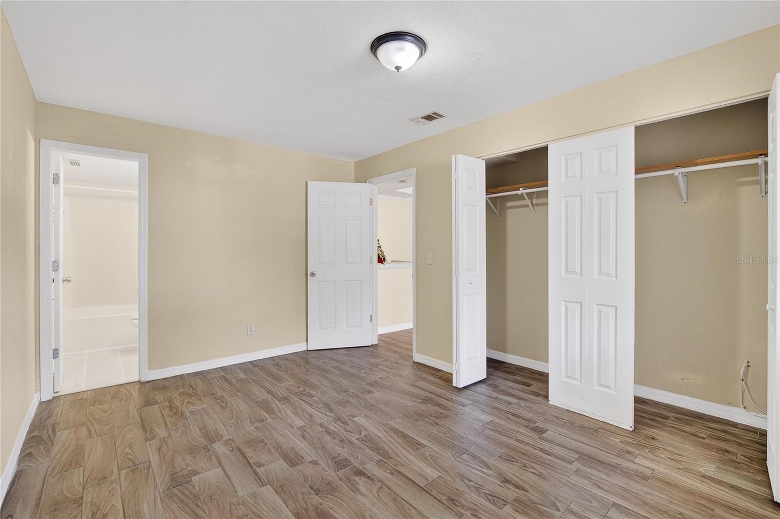 THE HAMPTONS AT BRANDON A CONDO - Residential