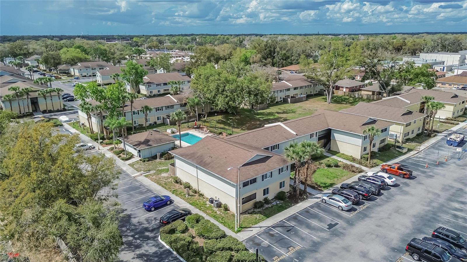 THE HAMPTONS AT BRANDON A CONDO - Residential