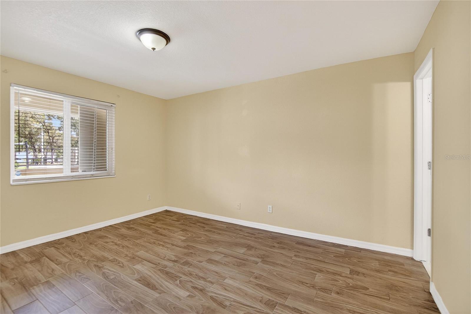 THE HAMPTONS AT BRANDON A CONDO - Residential