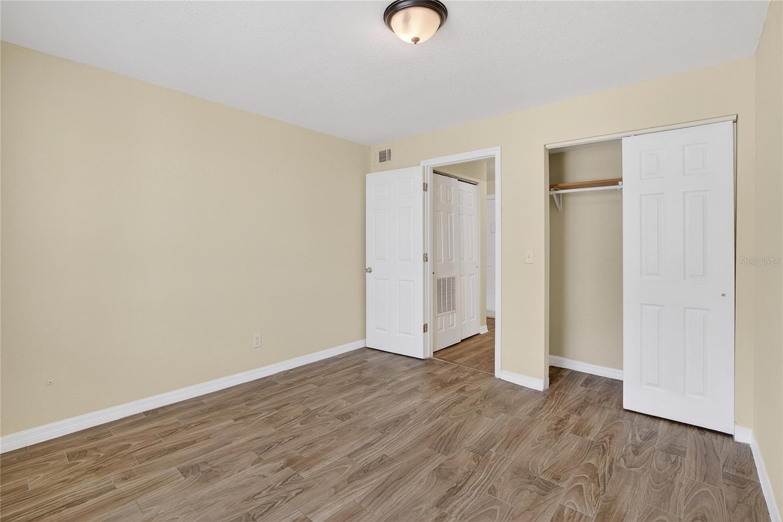 THE HAMPTONS AT BRANDON A CONDO - Residential