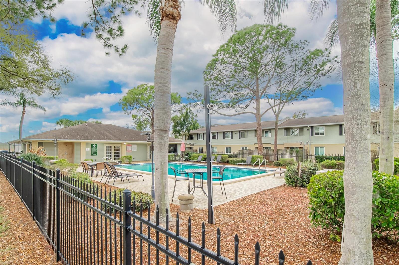 THE HAMPTONS AT BRANDON A CONDO - Residential