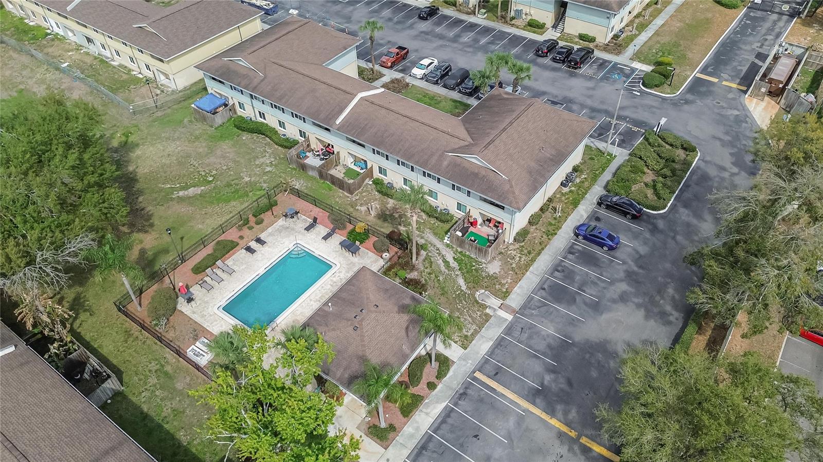 THE HAMPTONS AT BRANDON A CONDO - Residential