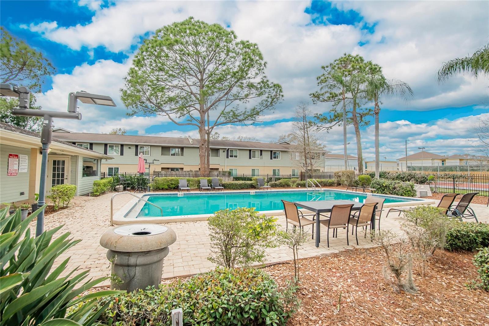 THE HAMPTONS AT BRANDON A CONDO - Residential