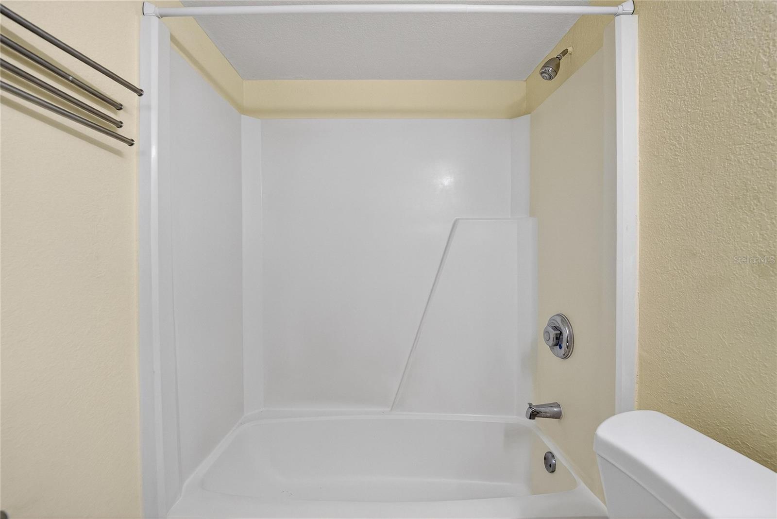 THE HAMPTONS AT BRANDON A CONDO - Residential