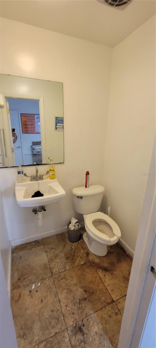 TINER C R PINECASTLE - Commercial Sale
