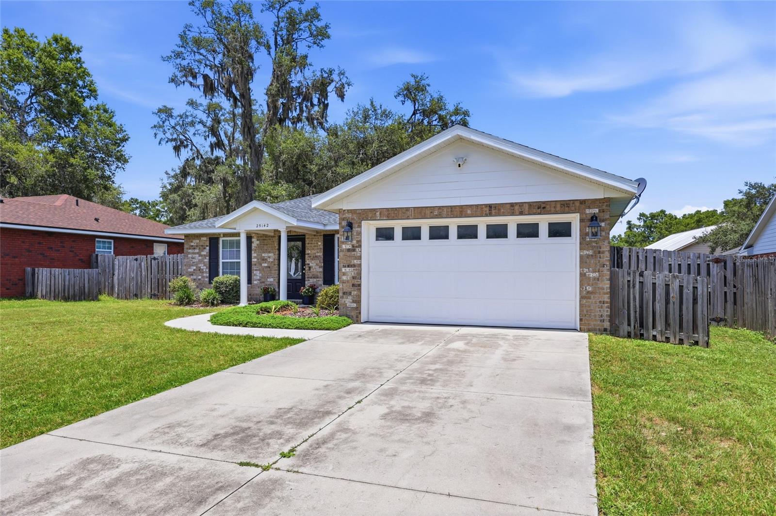 COTTAGES OF COUNTRY WAY - Residential