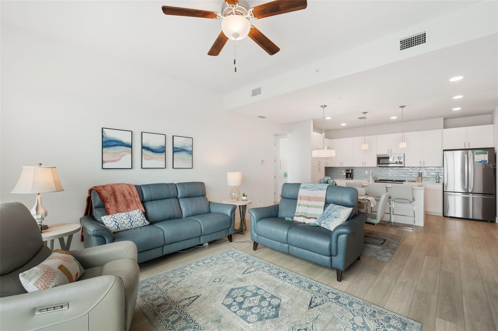 HARBOR AT TOWN CENTER CONDO - Residential