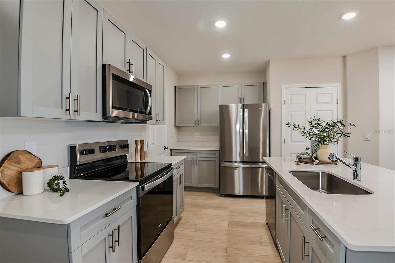 CF GTIS II GROVE AT CROSSWIND LLC - Residential