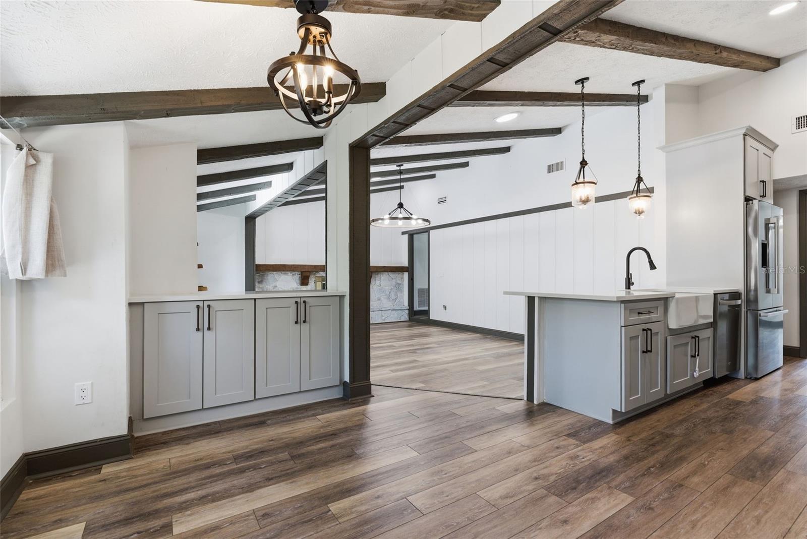 PARKWOOD MANOR 1ST ADD - Residential