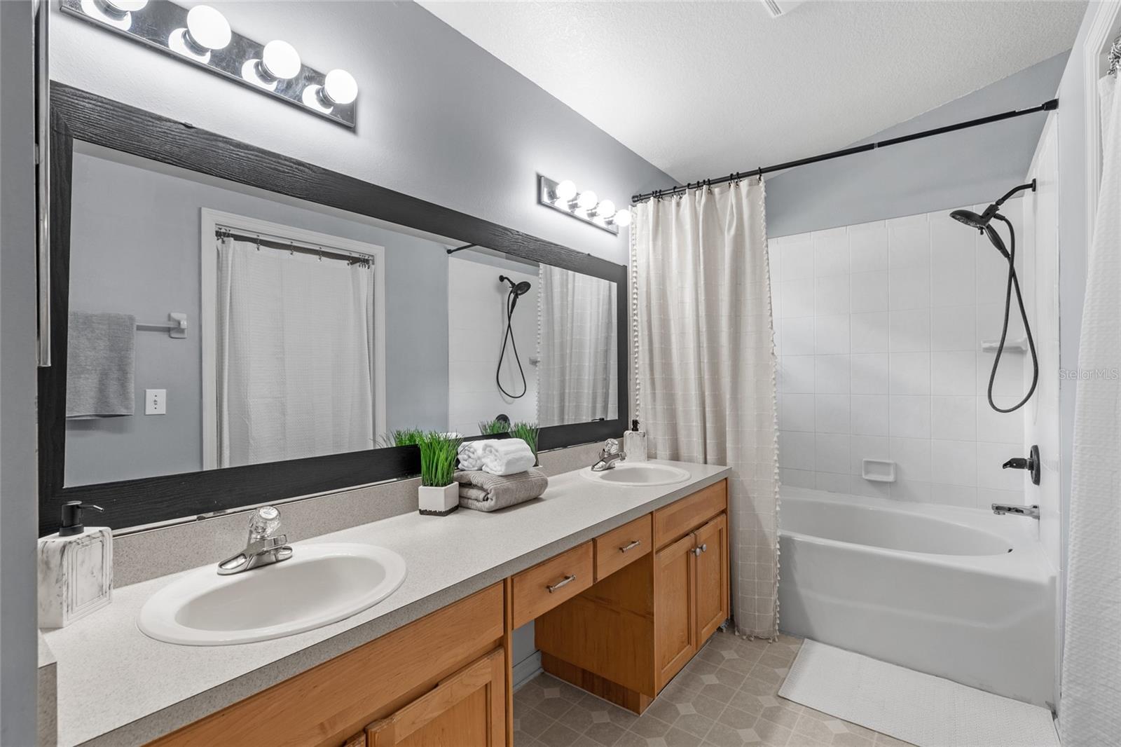 OAKSTEAD PRCL 04 - Residential