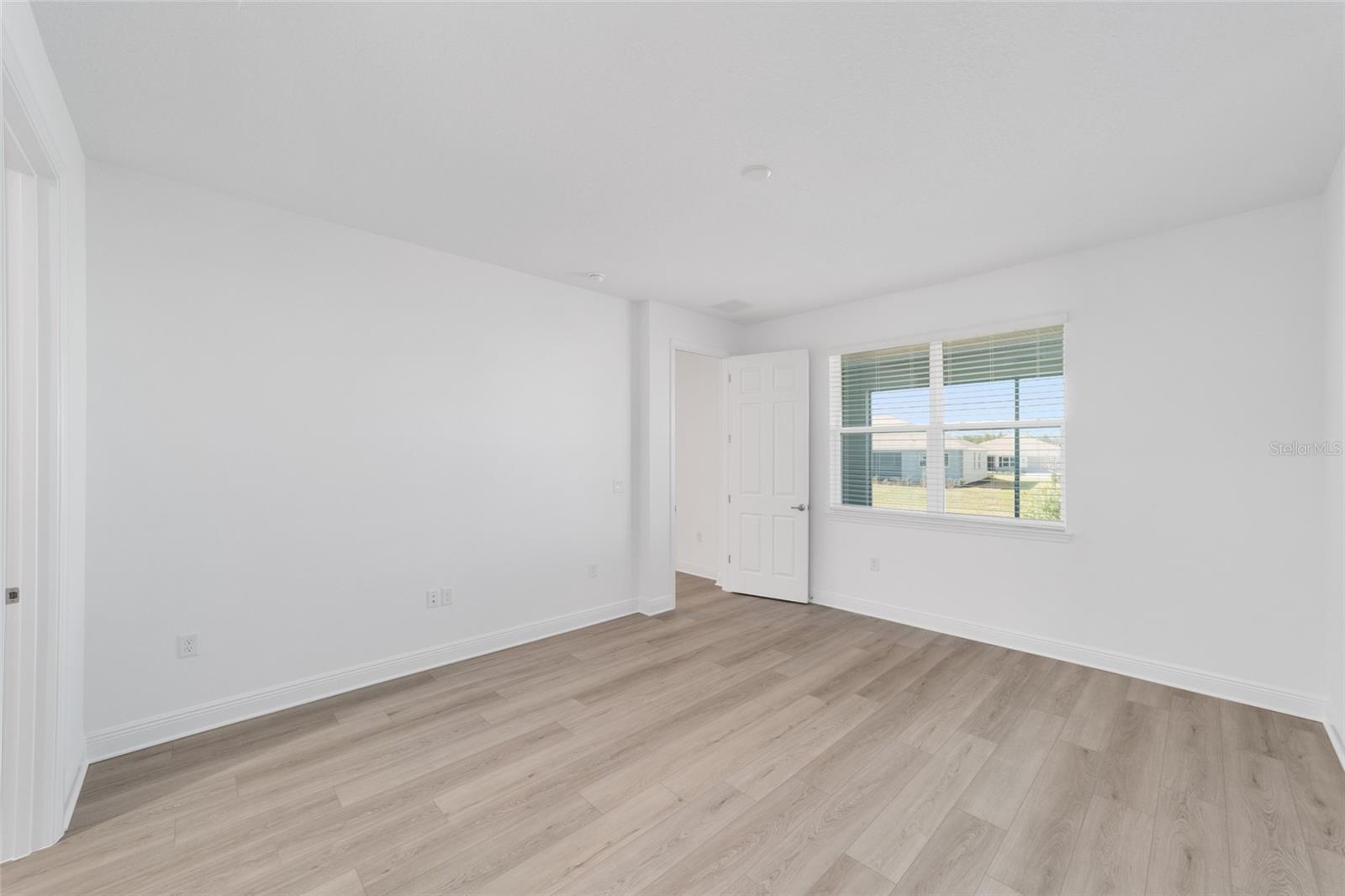 ON TOP OF THE WORLD - Residential Lease