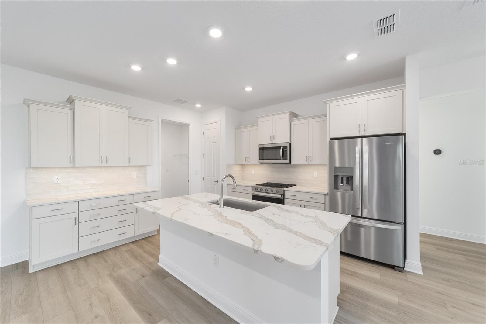 ON TOP OF THE WORLD - Residential Lease