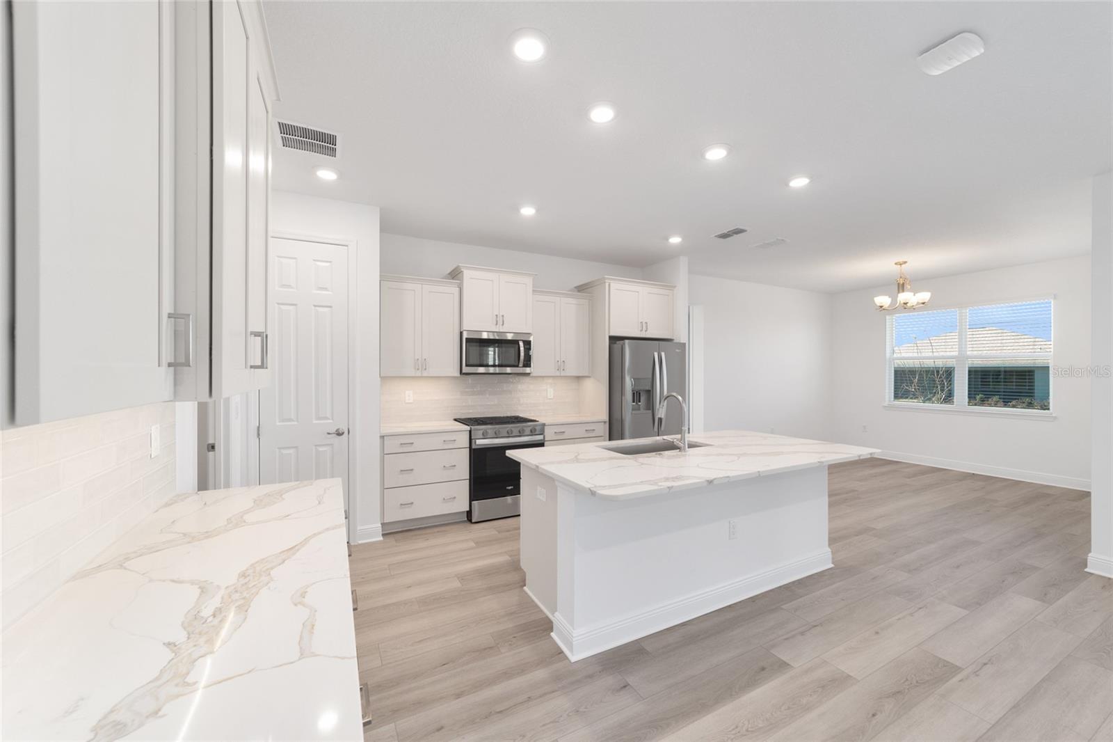 ON TOP OF THE WORLD - Residential Lease