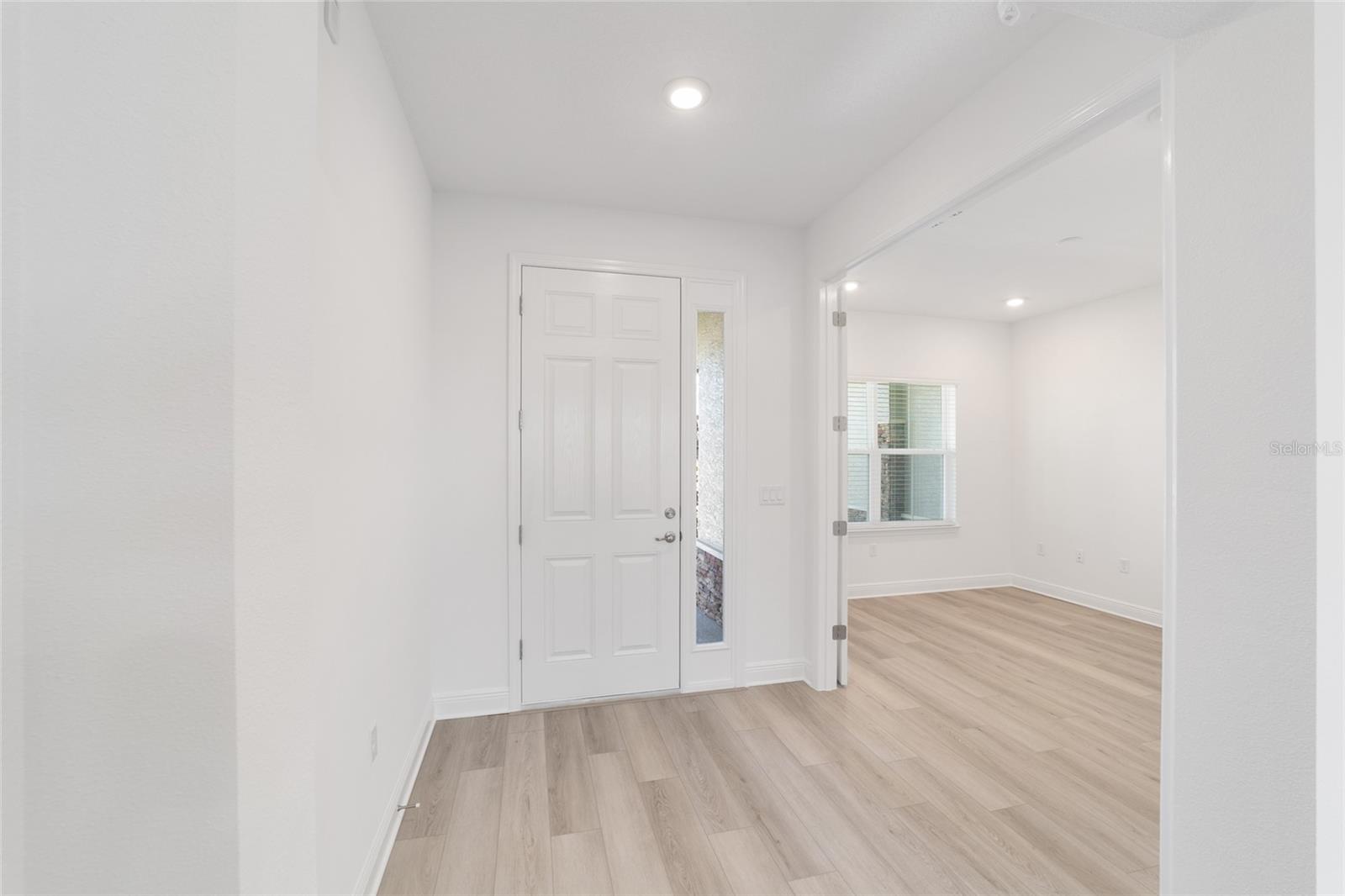 ON TOP OF THE WORLD - Residential Lease