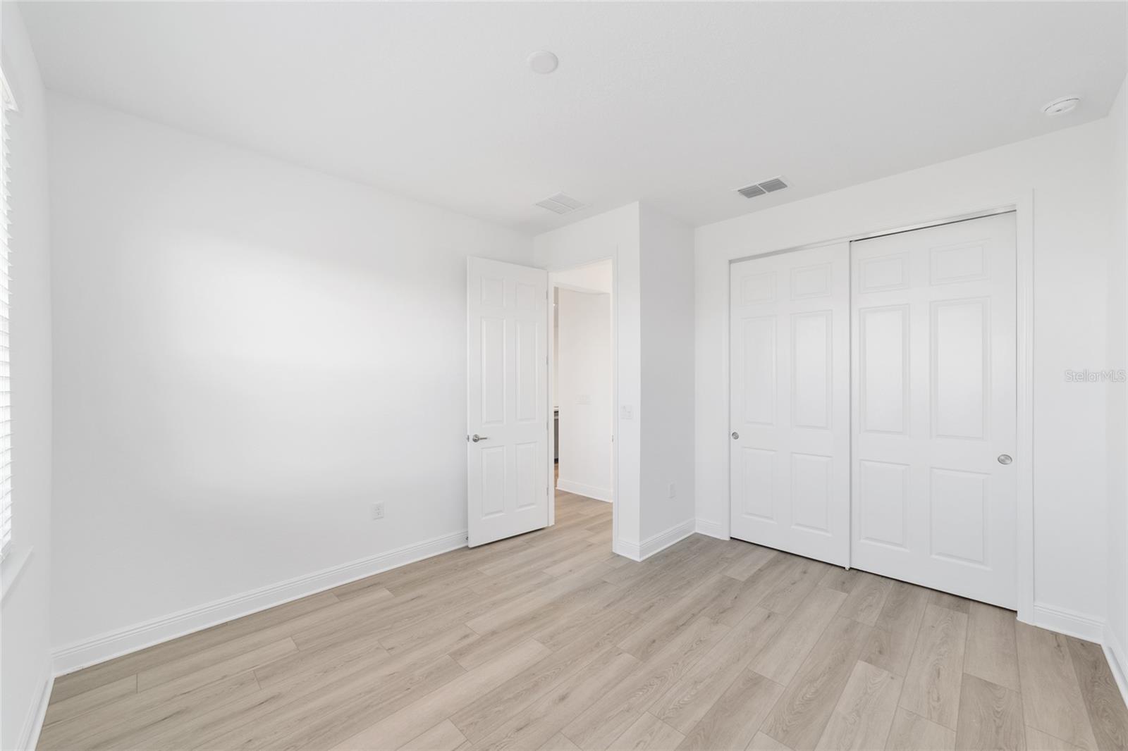 ON TOP OF THE WORLD - Residential Lease