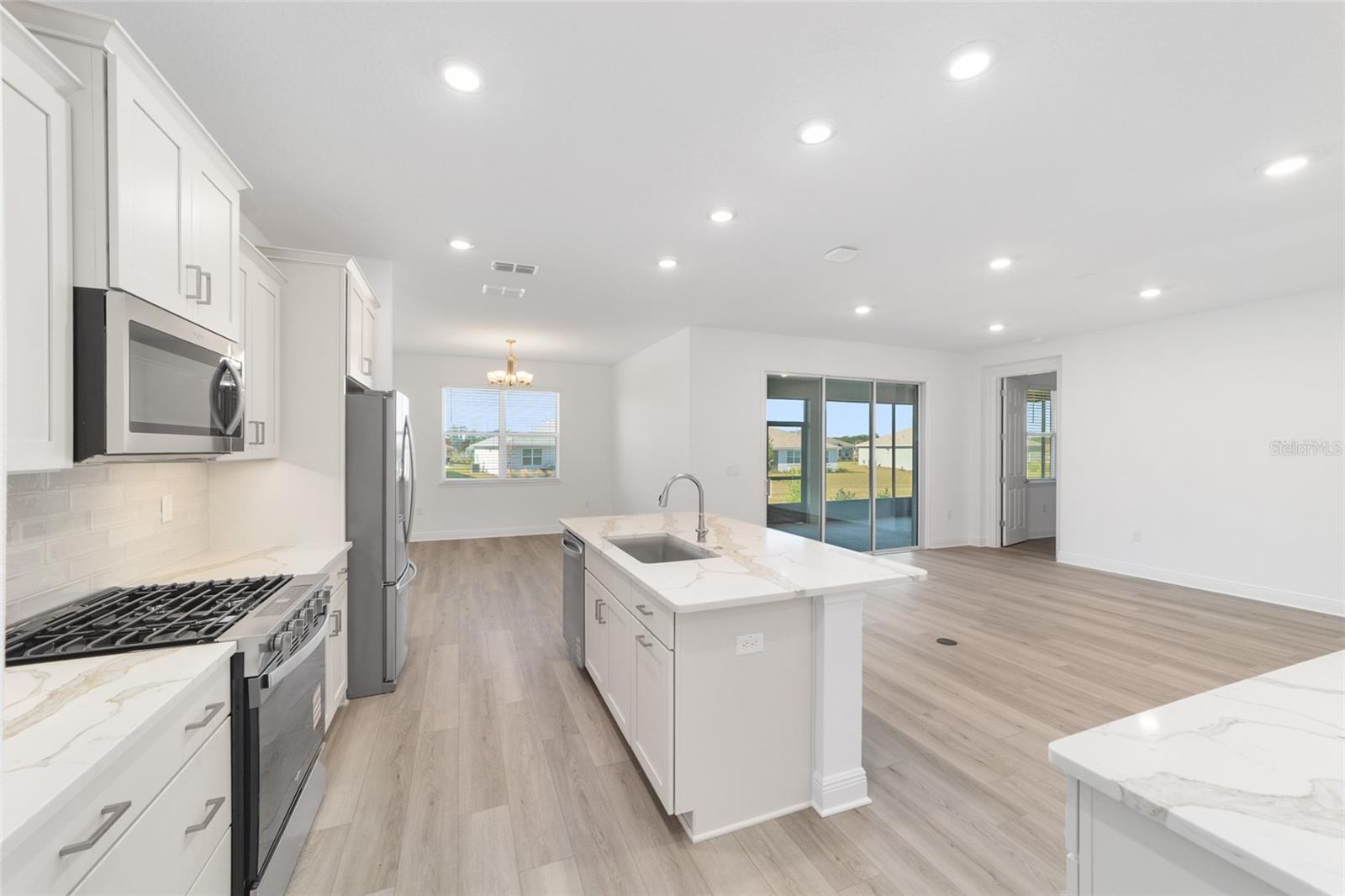 ON TOP OF THE WORLD - Residential Lease