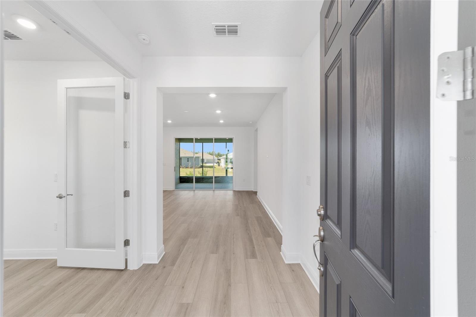 ON TOP OF THE WORLD - Residential Lease
