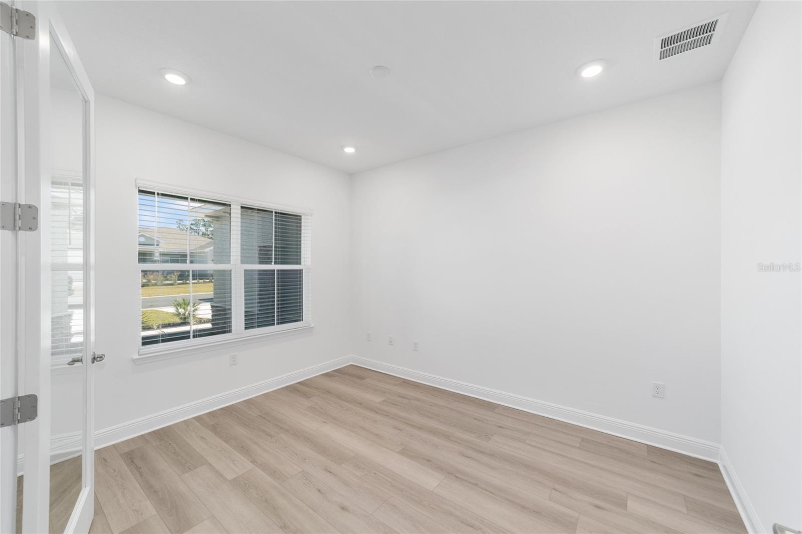 ON TOP OF THE WORLD - Residential Lease