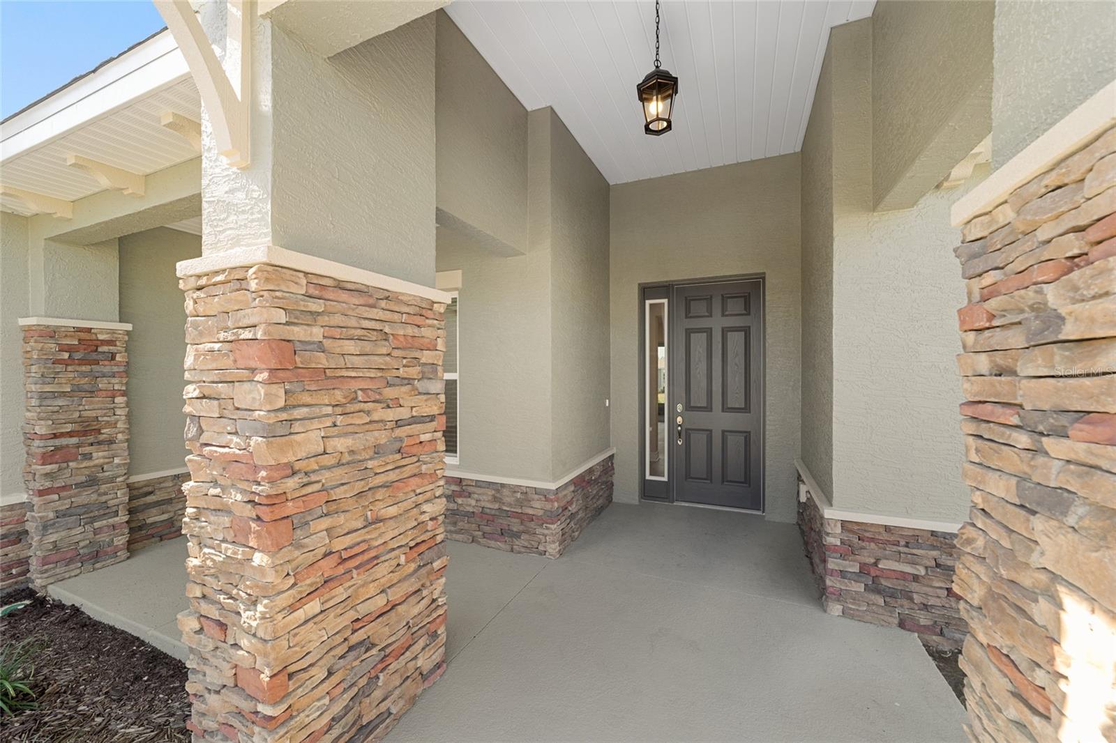 ON TOP OF THE WORLD - Residential Lease