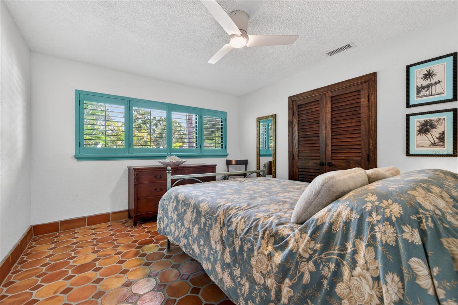 PASADENA ESTATES SEC F - Residential