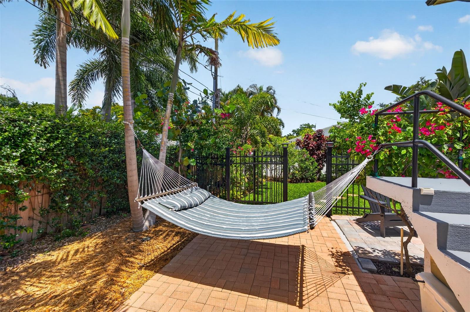 PASADENA ESTATES SEC F - Residential