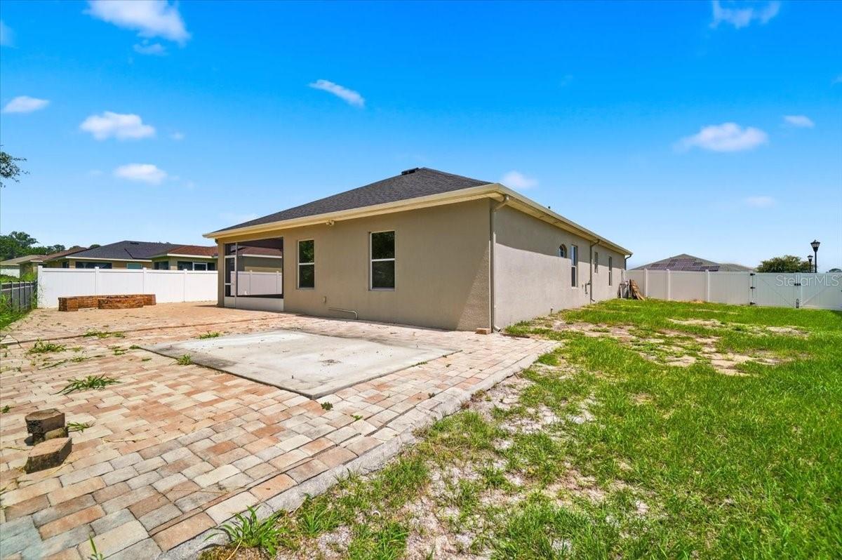 WATERS EDGE/THE LAKES - Residential