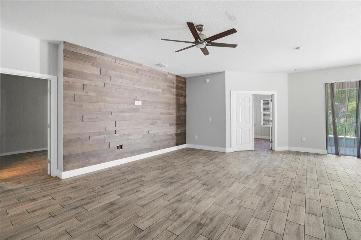 WATERS EDGE/THE LAKES - Residential