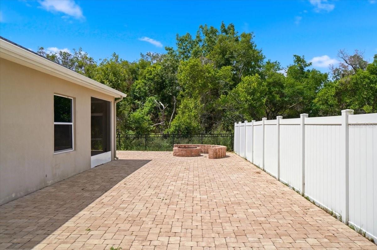 WATERS EDGE/THE LAKES - Residential