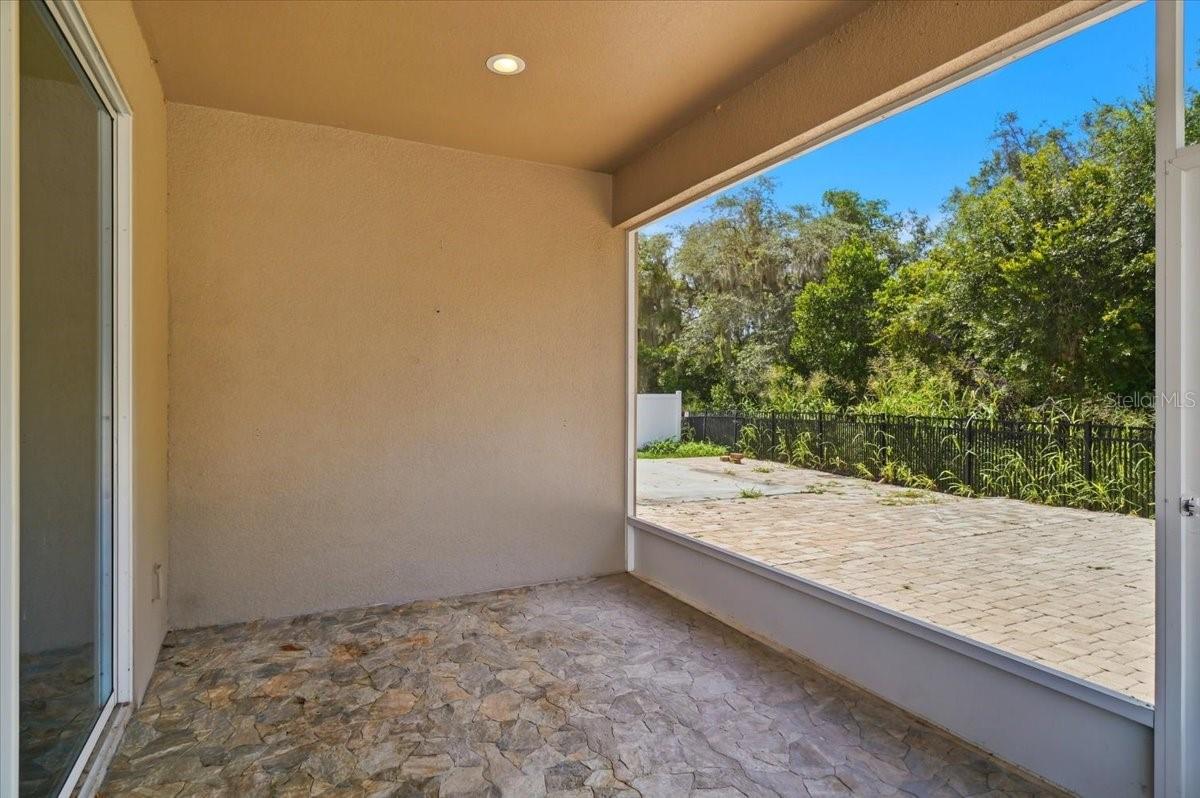 WATERS EDGE/THE LAKES - Residential