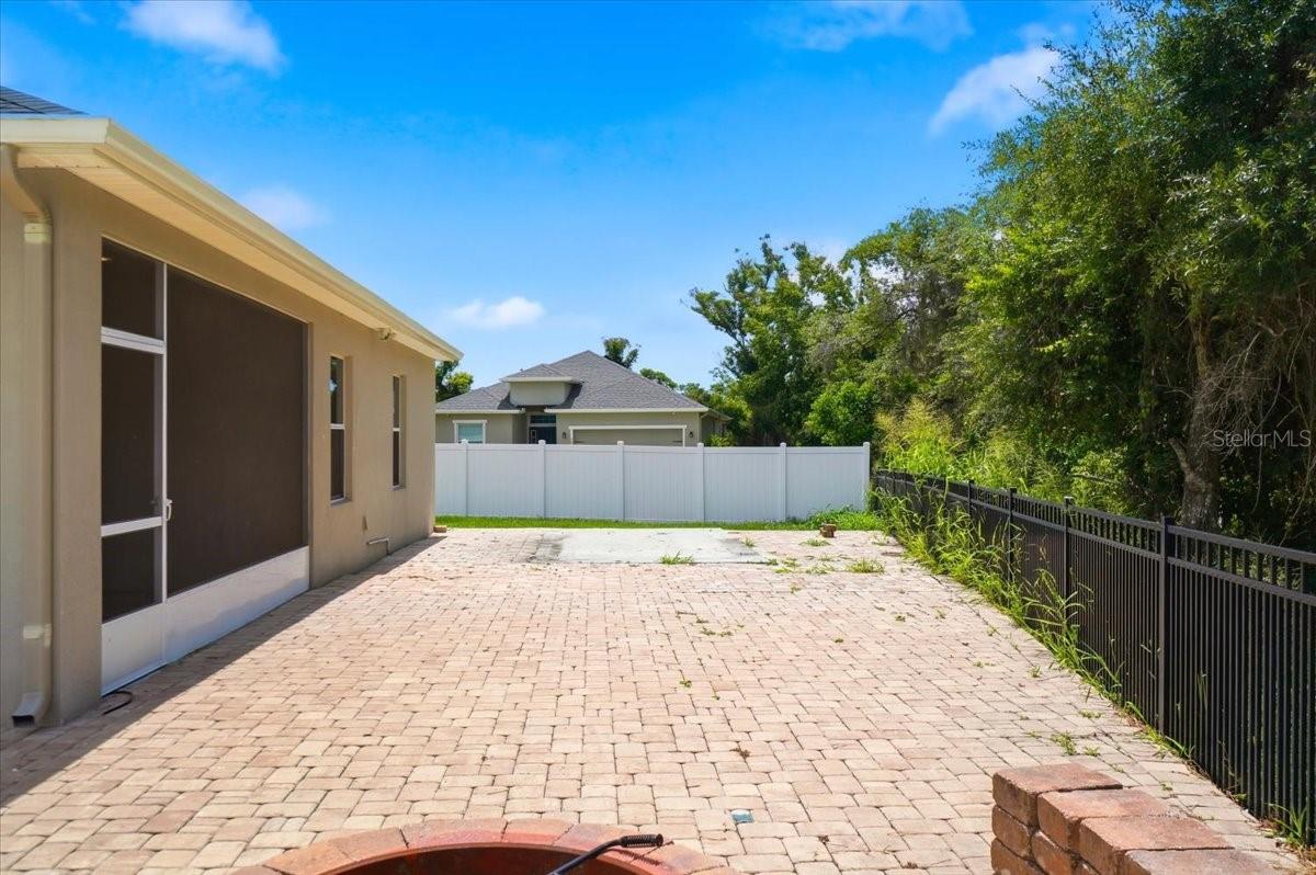 WATERS EDGE/THE LAKES - Residential