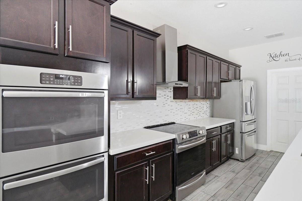 WATERS EDGE/THE LAKES - Residential