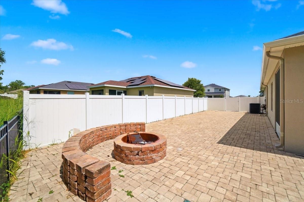WATERS EDGE/THE LAKES - Residential